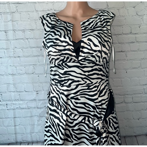 White House Black Market Zebra Print Black & White dress size 0 - Picture 2 of 7